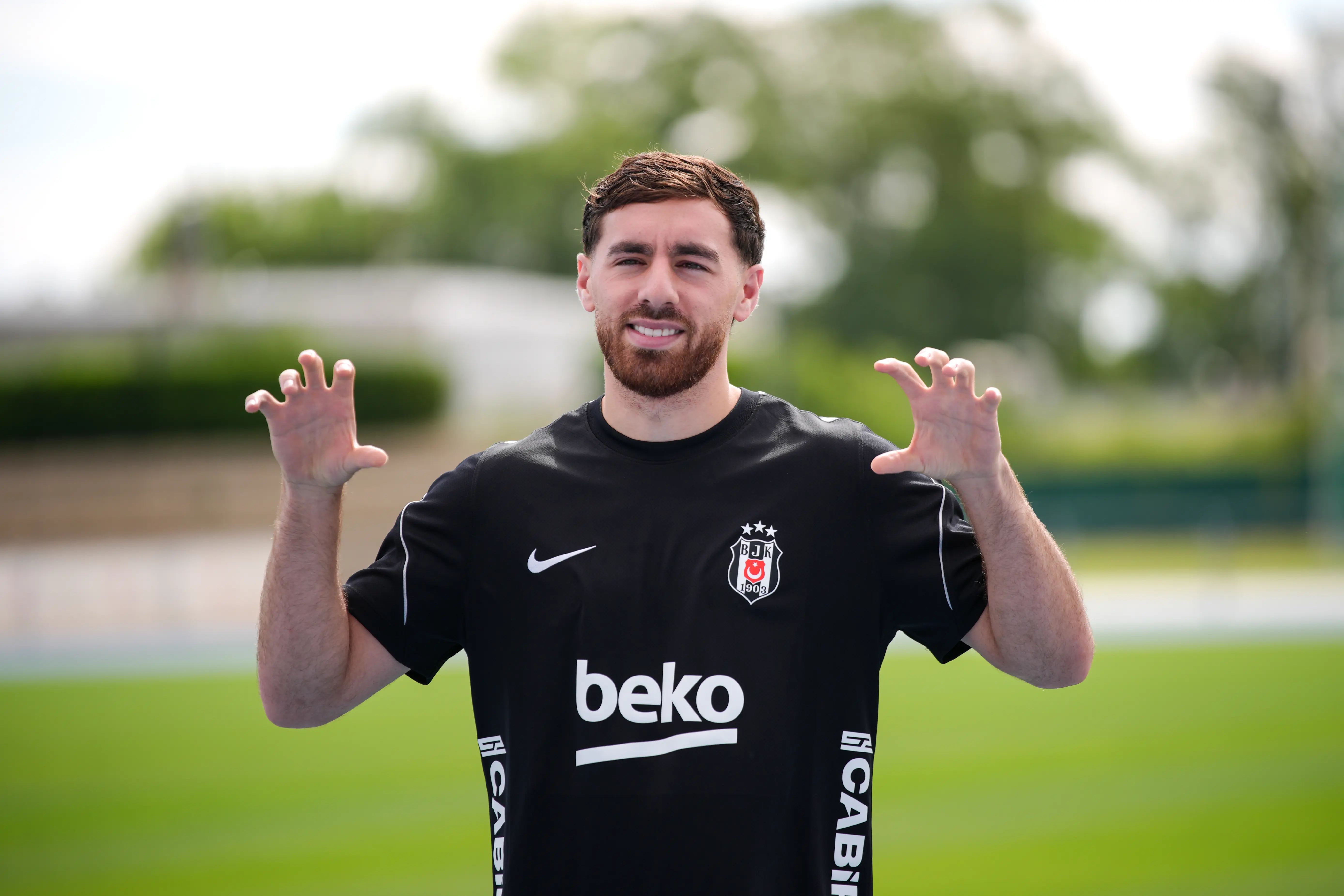 Beşiktaş'ta Orkun Kökçü ve yeni transfer Doğan Alemdar antrenmana katıldı
