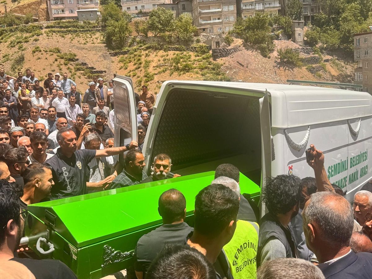 Silahla kayınpederinin evini bastı: 4 ölü