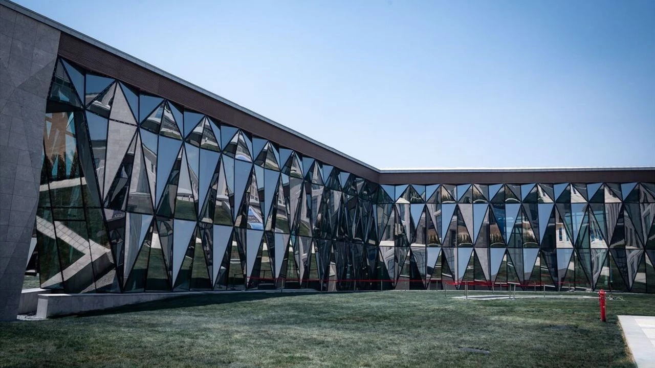 Milli Savunma Bakanlığı görüntüleri paylaştı: Ay Yıldız Karargahı büyüklüğüyle Pentagon ve NATO'yu geride bırakacak