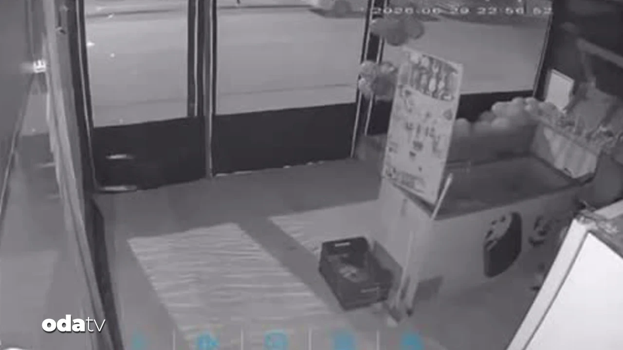 Dondurma hırsızları kameraya yakalandı