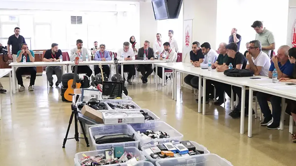 İETT'den milyonluk satış! Karaköy'deki İETT ihalesinde görenler gözlerine inanamadı: 7 bin 566 eşya açık artırmayla satıldı!
