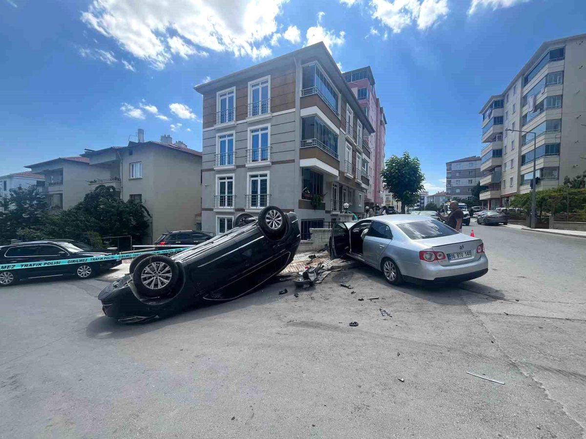 Çorum'da cip ile otomobil çarpıştı: 2 yaralı