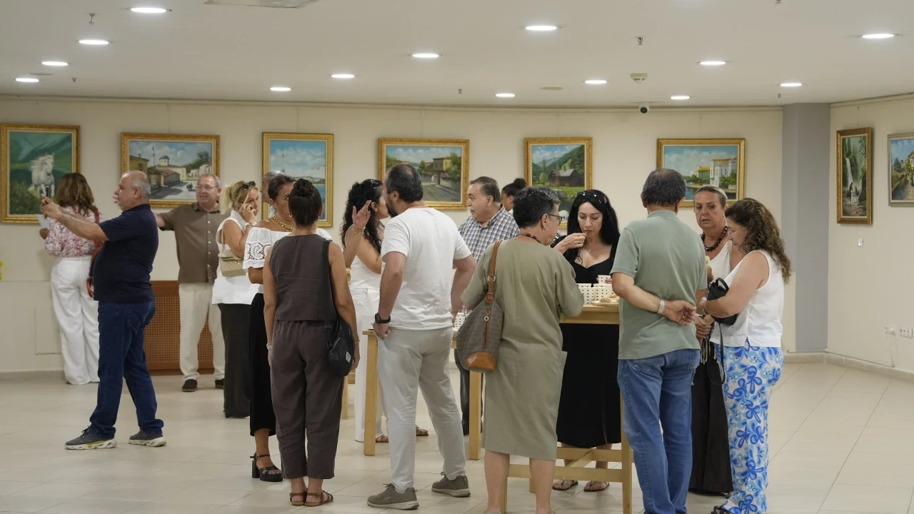 ''Hayatın İçinden'' resim sergisi Kartal'da açıldı