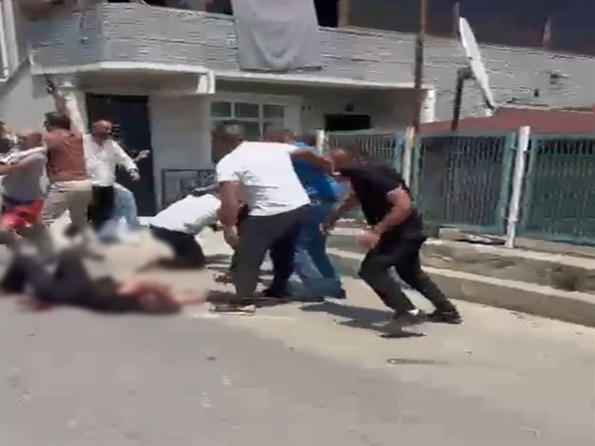 Eşini sokak ortasında bıçaklayarak öldüren şüpheli tutuklandı