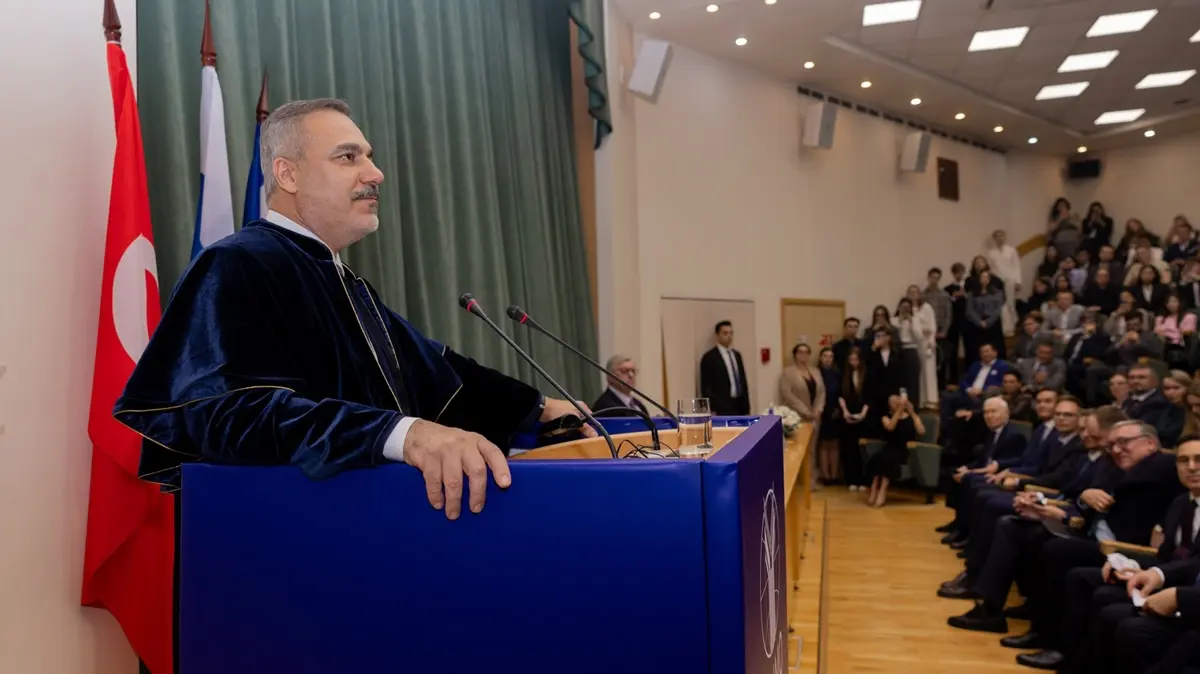 Bakan Fidan'a Moskova'da büyük ilgi... "Fahri doktora" ünvanı verildi
