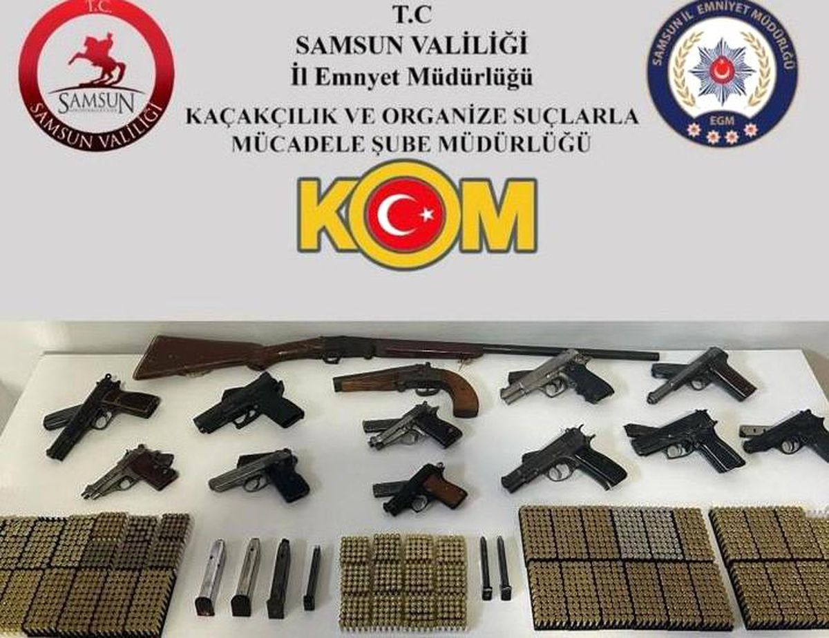 Silah tacirlerine ve düğün magandalarına operasyon: 12 tabanca ele geçirildi