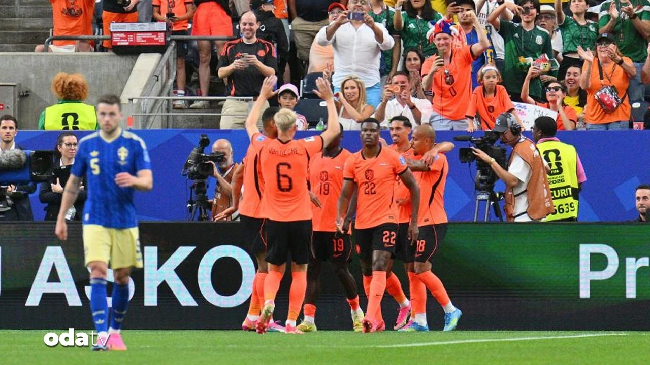 Hollanda İsveç'e gol yağdırdı