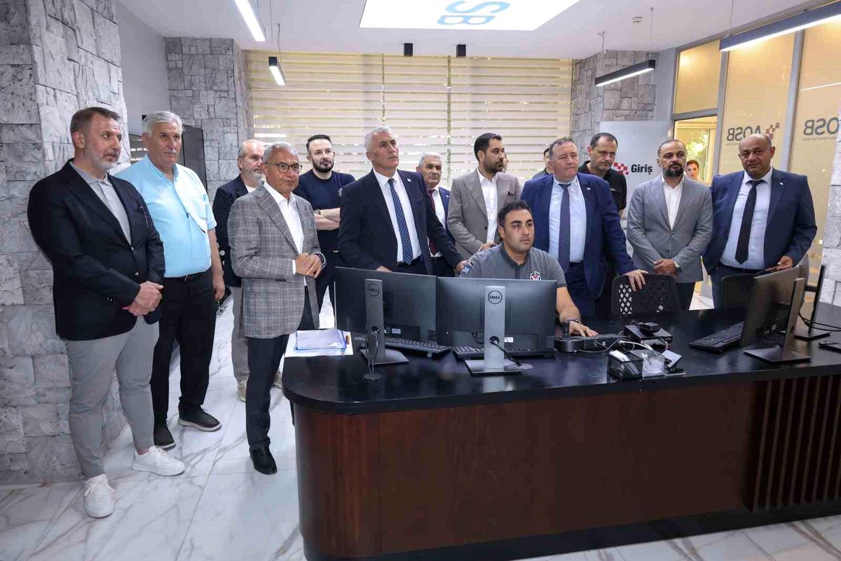 KKTC heyeti AOSB'nin dijital altyapısını yerinde inceledi