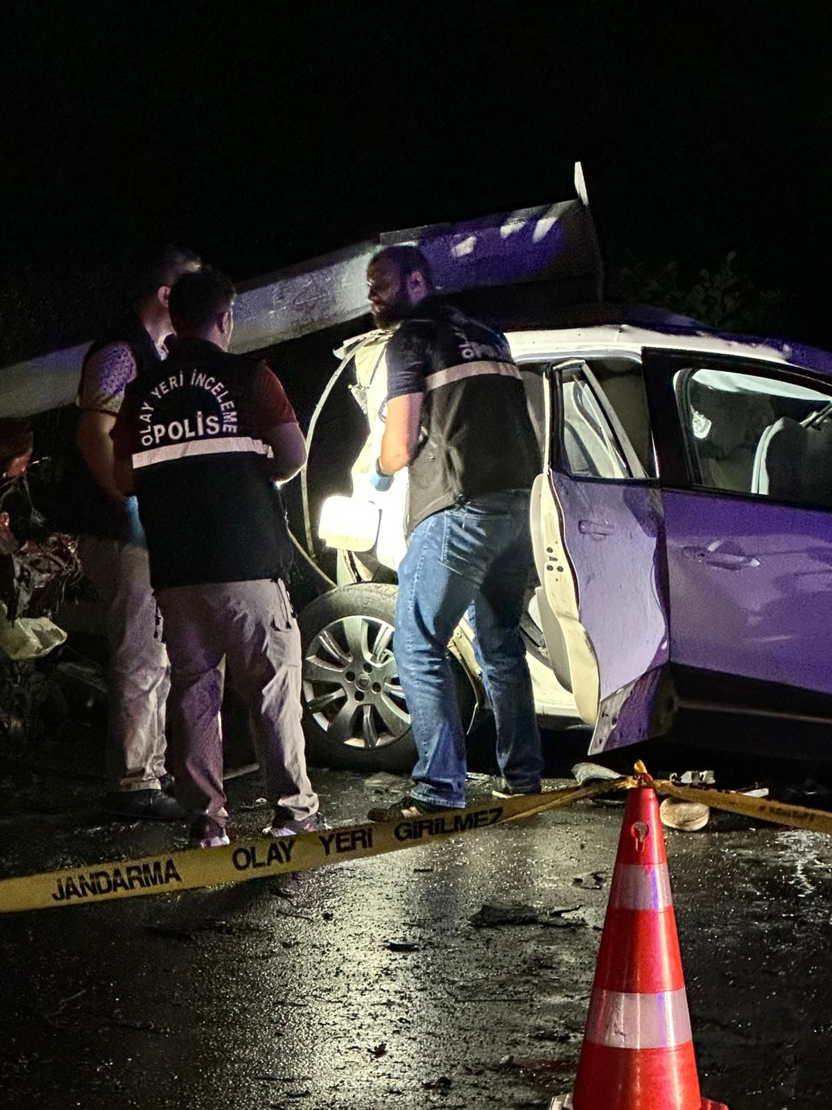 Karadeniz Sahil Yolu'nda zincirleme kaza sonrası yangın; 3 ölü, 4 yaralı