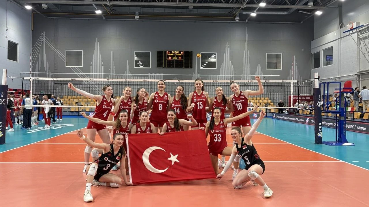 İtalya'yı yenen U18 Kadın Milli Takımı, Avrupa Şampiyonası'nda yarı finale yükseldi
