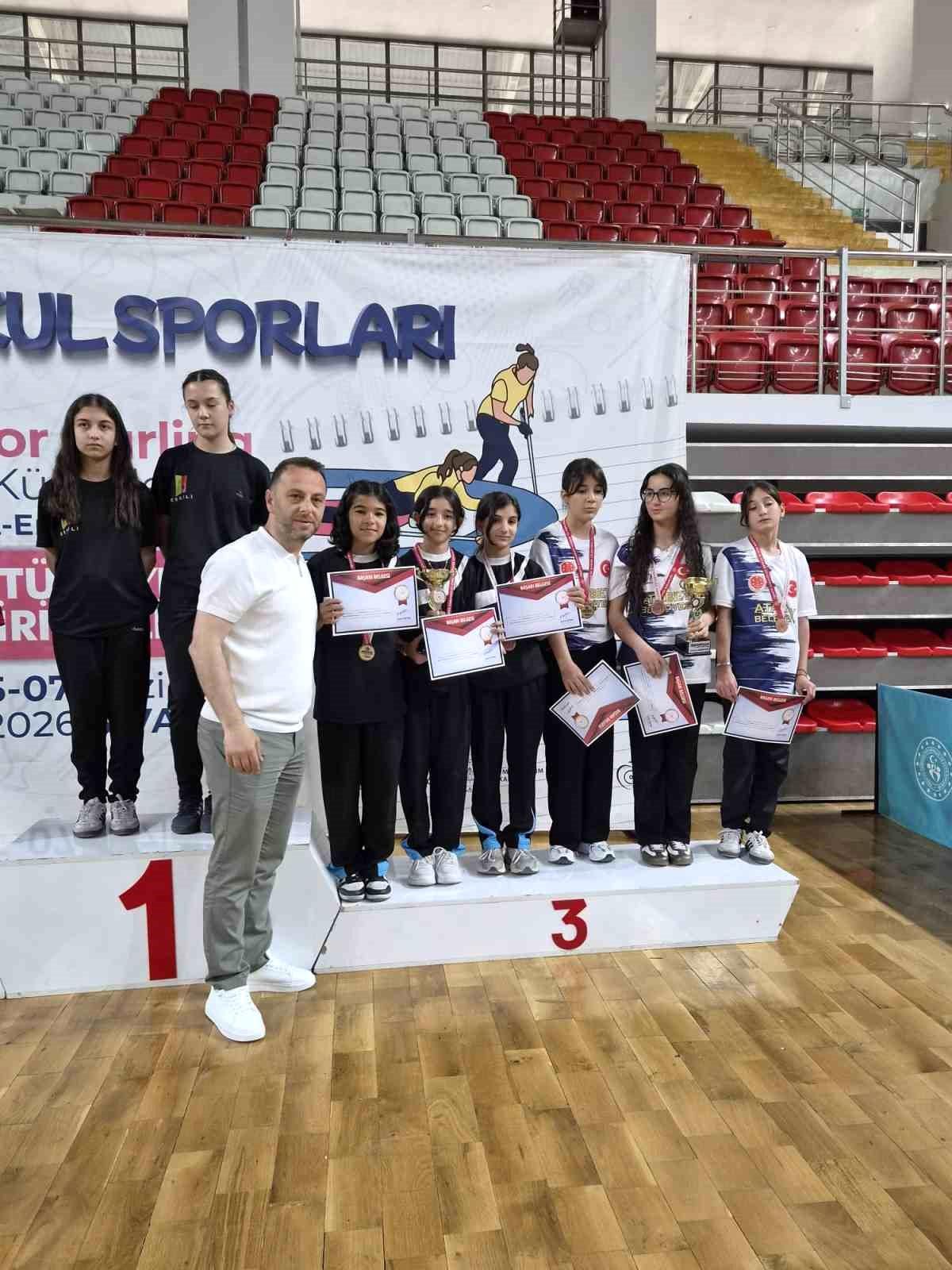 Afyonkarahisarlı sporculardan Floor Curling Türkiye Şampiyonası'nda önemli başarı