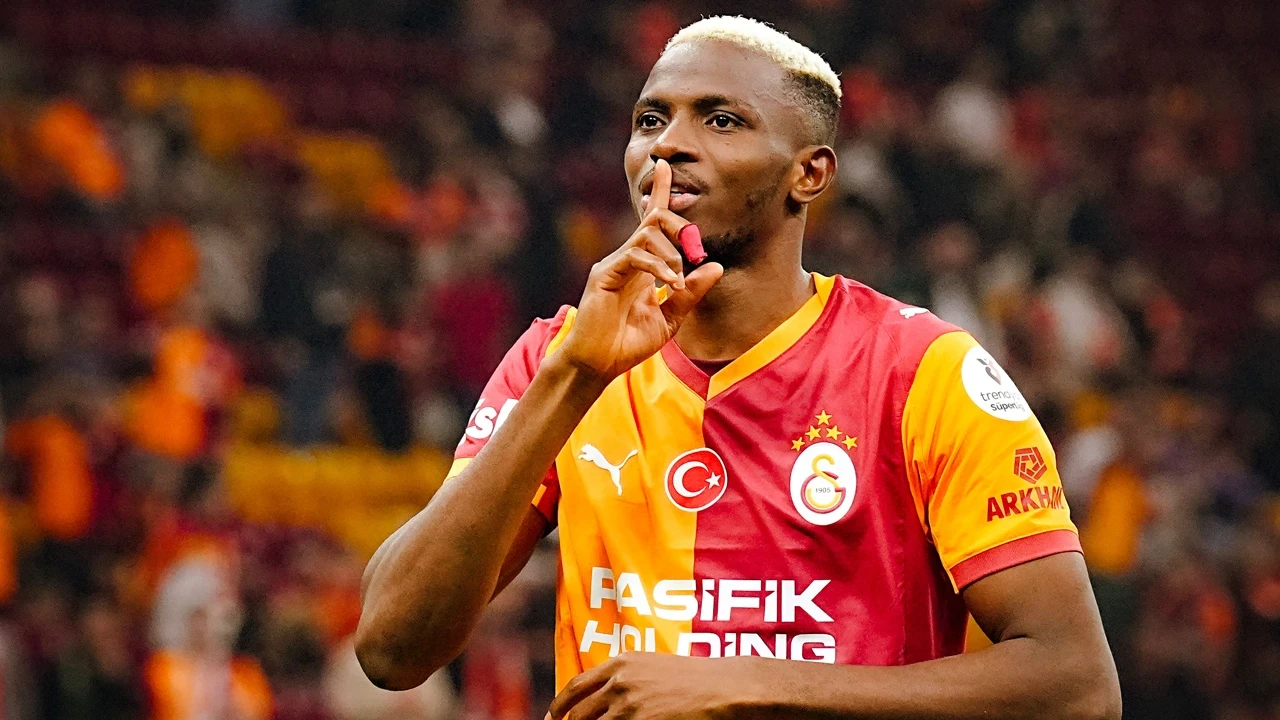 Galatasaray'a Victor Osimhen için Türk futbol tarihini yeniden yazacak transfer teklifi! 125 milyon euroluk teklife Dursun Özbek'in verdiği yanıt belli oldu
