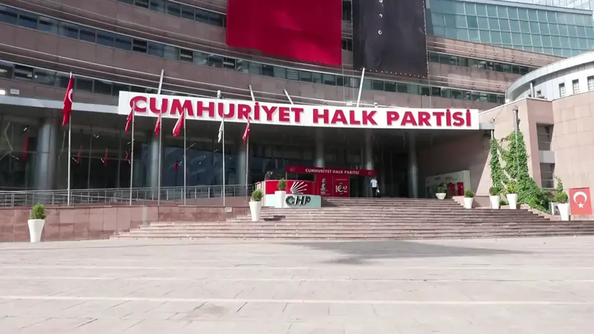 CHP'de kurultay tartışması