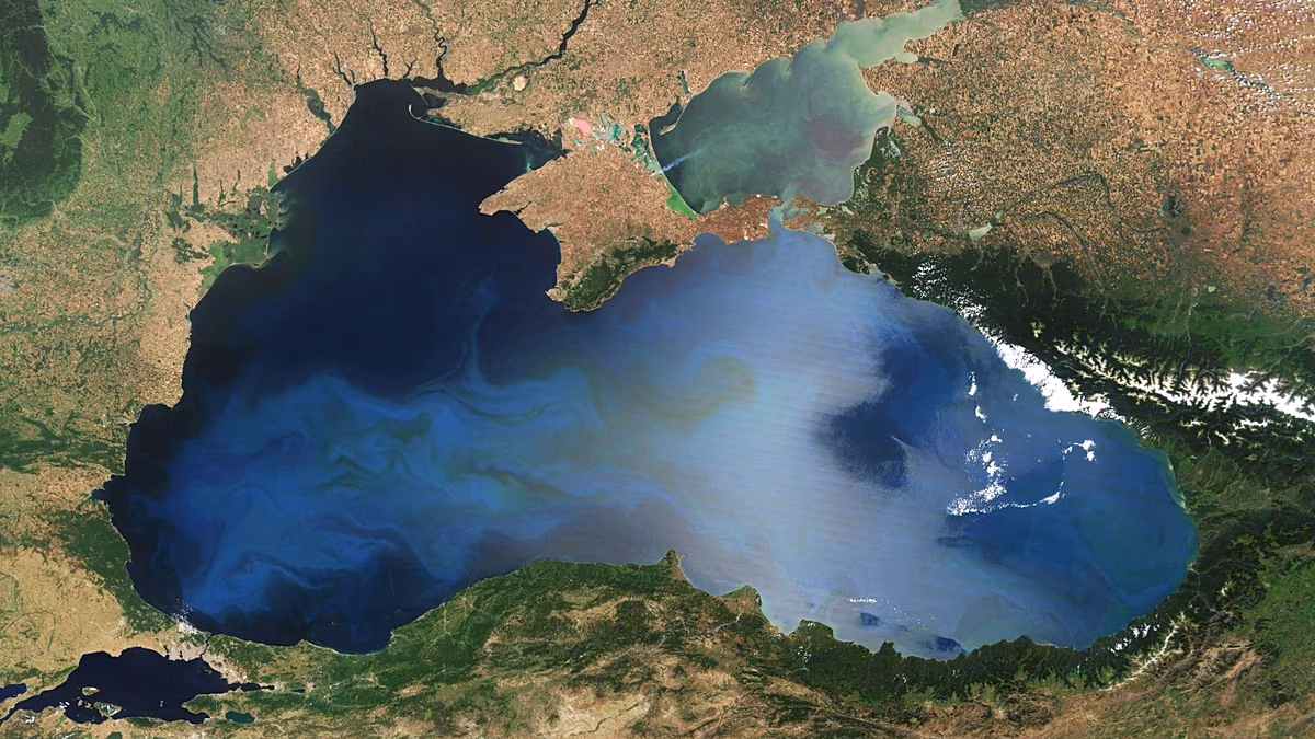 Karadeniz'de Türk teknesine saldırı: Batan teknede bir denizci öldü
