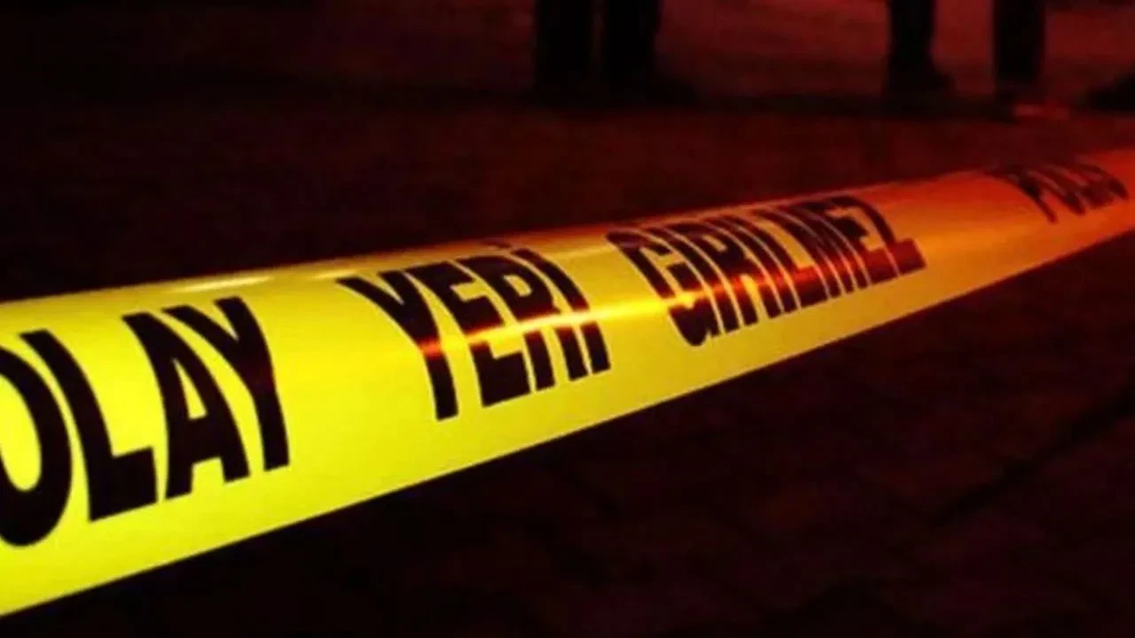 İzmir’de kan donduran olay: Evin kapısına asılı poşet içinden yeni doğan bebek çıktı
