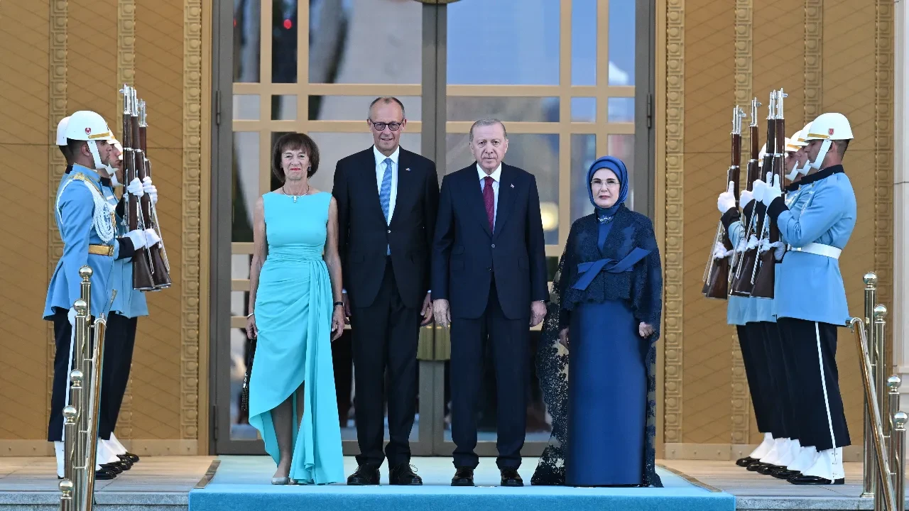 Almanya Şansölyesi Merz'den Cumhurbaşkanı Erdoğan'a Türkçe mesaj: "Konukseverlik için teşekkürler"