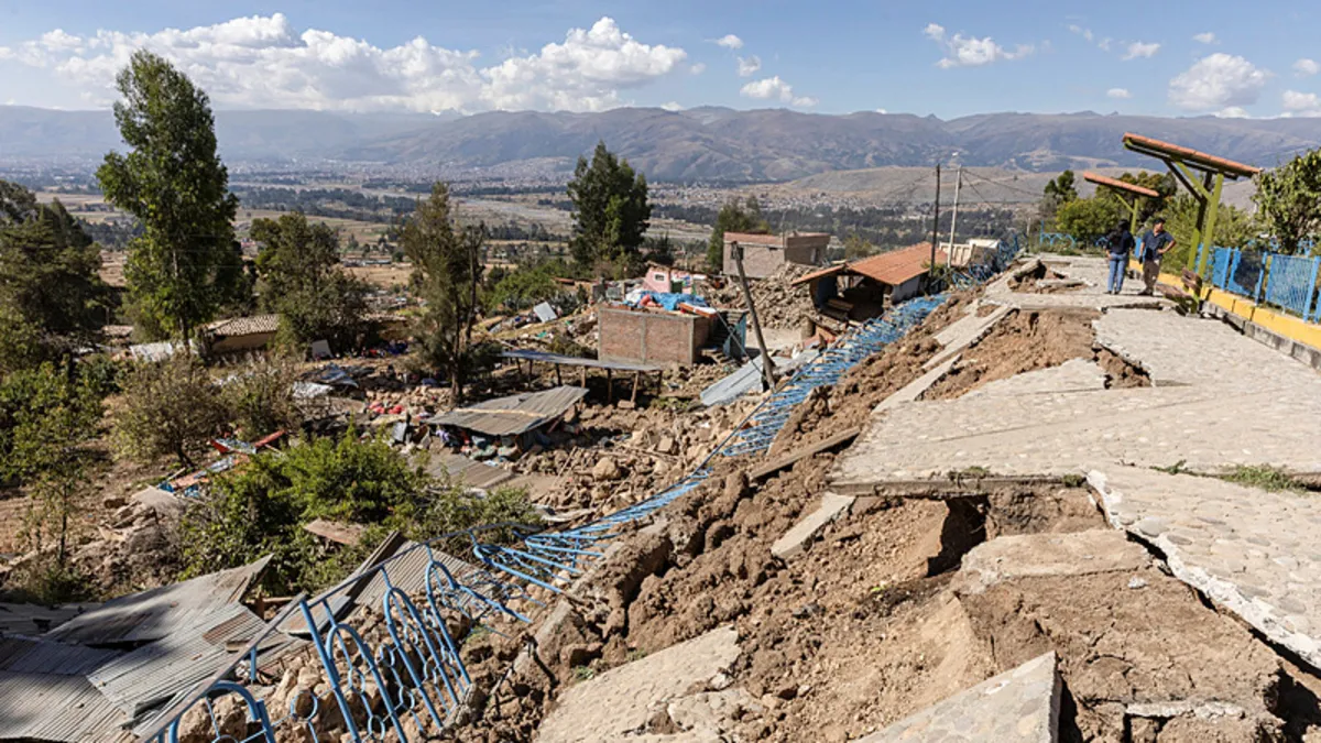 Peru’da peş peşe 2 deprem yıkım getirdi: Faciada bilanço ağırlaşıyor
