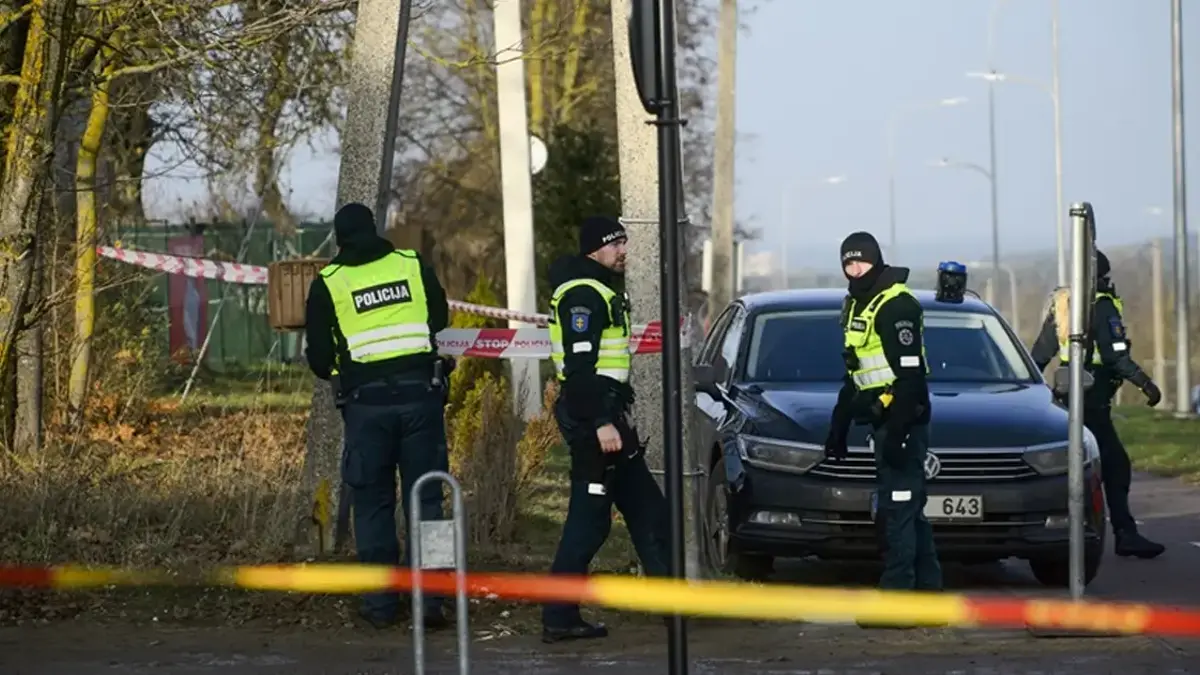 Almanya’da uçak tarlaya düştü: 2 ölü