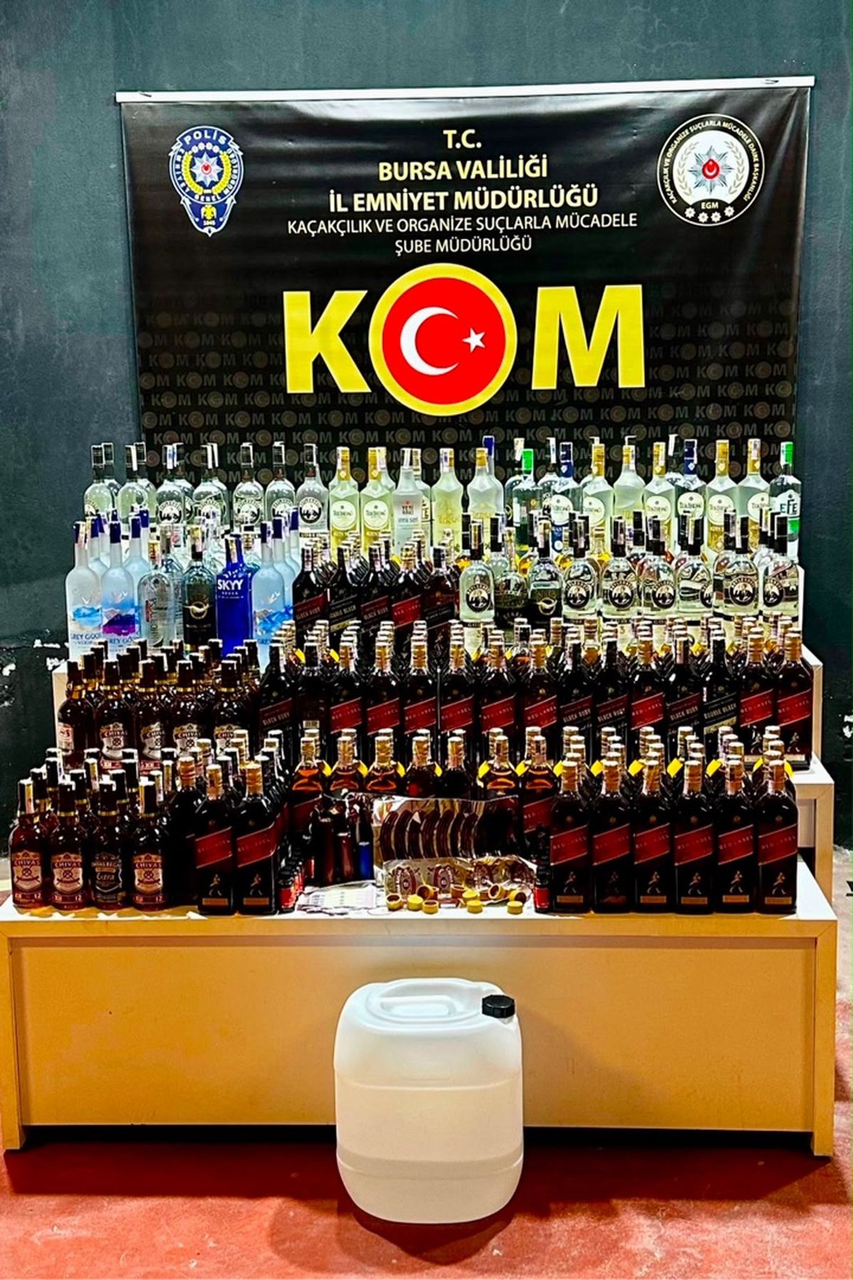 Bursa'da 297 şişe sahte alkollü içki ele geçirildi; 1 gözaltı