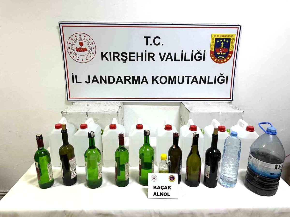 Kırşehir'de 48 litre kaçak alkol ve el yapımı içki ele geçirildi