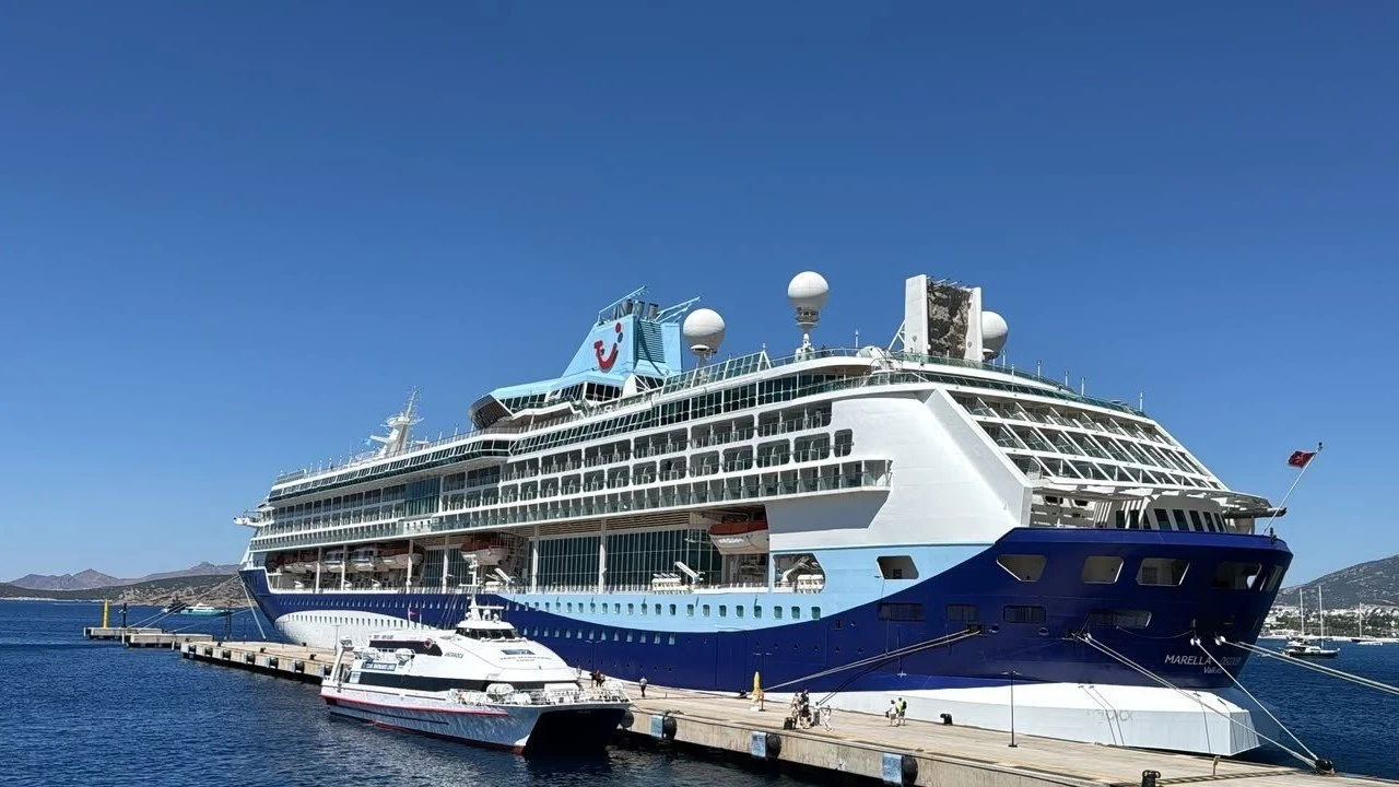 Marella Discovery Bodrum limanı’na demir attı