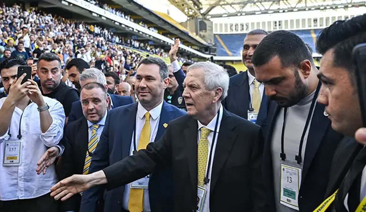 Fenerbahçe'de yönetim kurulu toplantısı bitti! Karar açıklandı