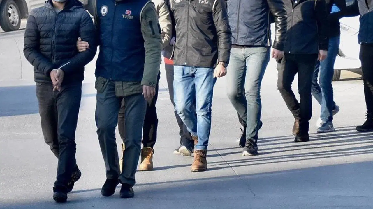 12 ilde FETÖ operasyonu: 80 şüpheli yakalandı