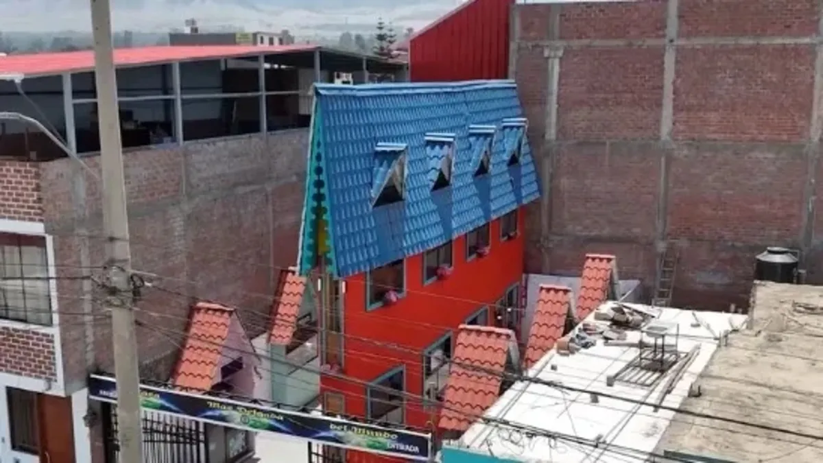 Tam bir mimarlık harikası! Dünyanın en dar evi: Sadece 63 santimetre genişliğiyle şoke ediyor