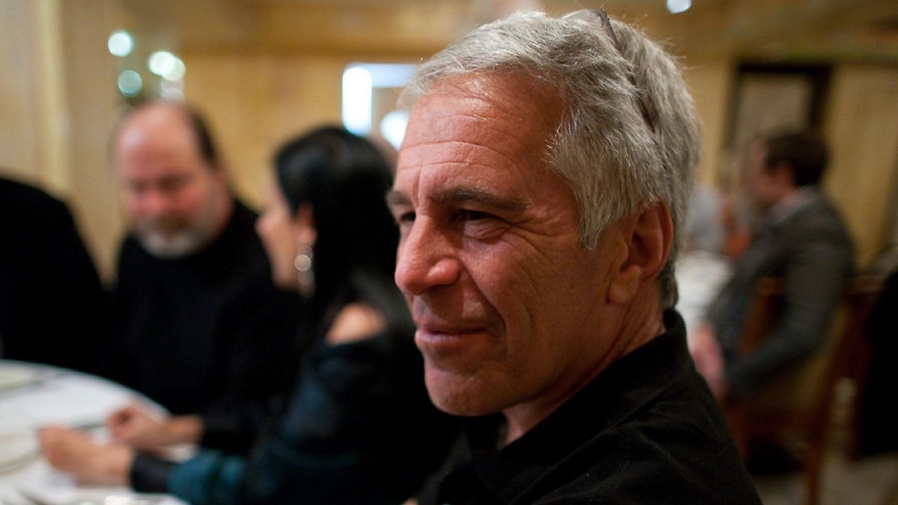 Epstein dosyasında şoke eden detay! 10 yıllık yazışmalarla modellik ağı deşifre oldu