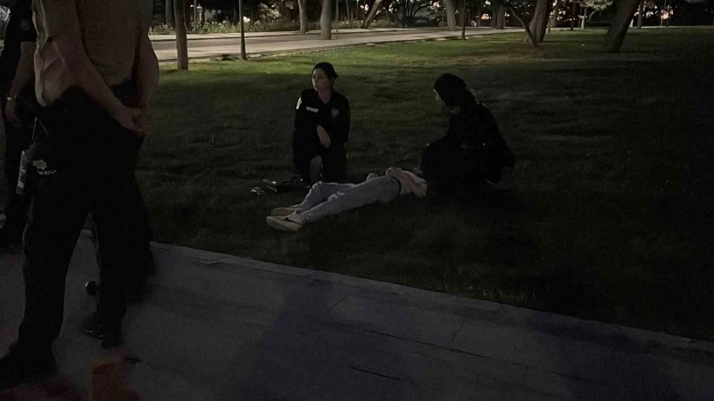 Parkta baygın bulunan kız çocuğu uyandırılamadı