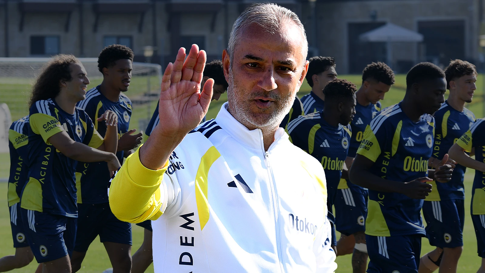 İsmail Kartal tam 8 futbolcunun biletini kesti: Fenerbahçe'de ayrılıklar netleşti