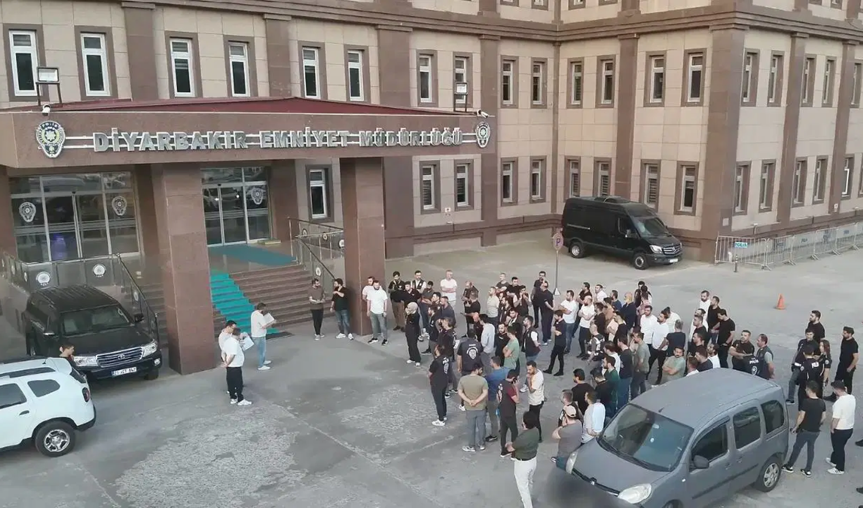 Diyarbakır’da yasa dışı bahis operasyonunda 24 kişi tutuklandı
