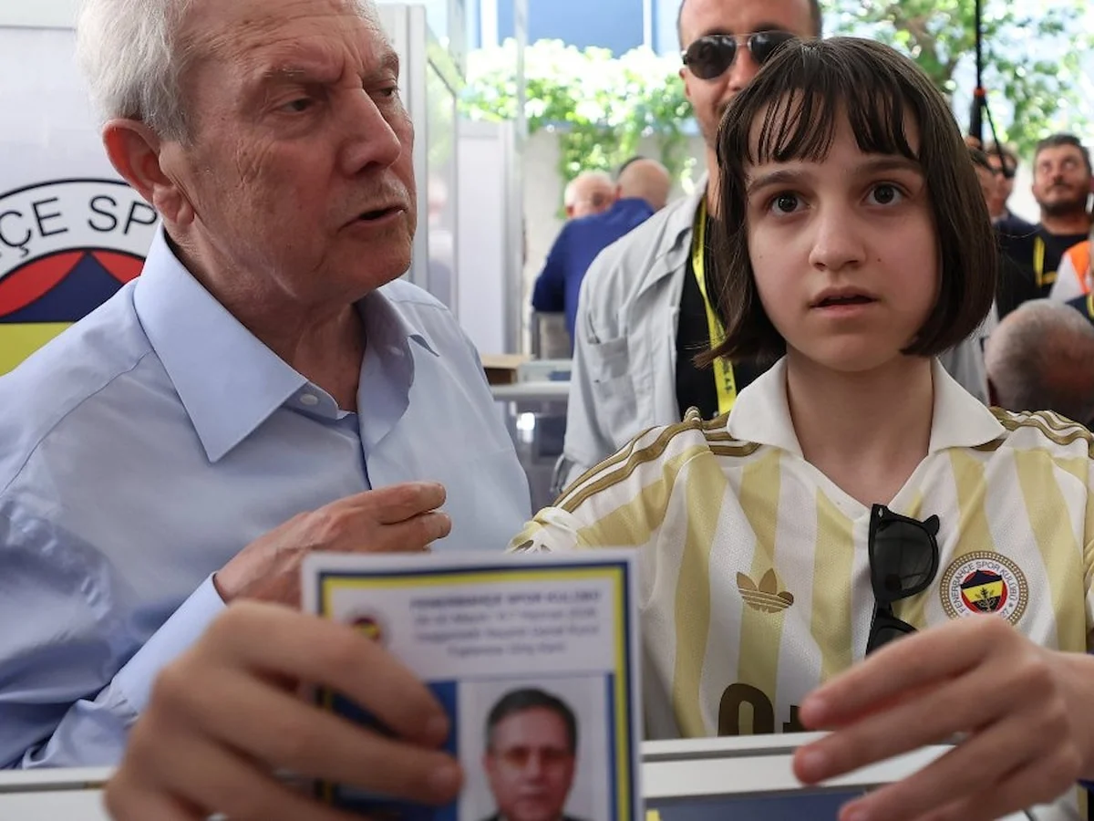 Aziz Yıldırım ve Hakan Safi oylarını kullandı