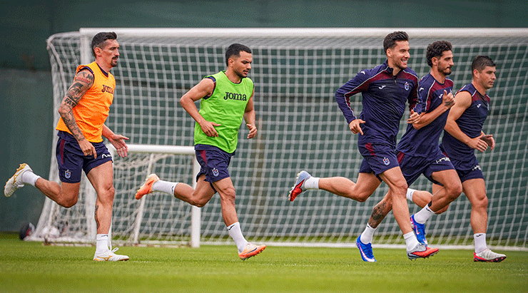 Trabzonspor hazırlıklarına çift antrenmanla devam etti