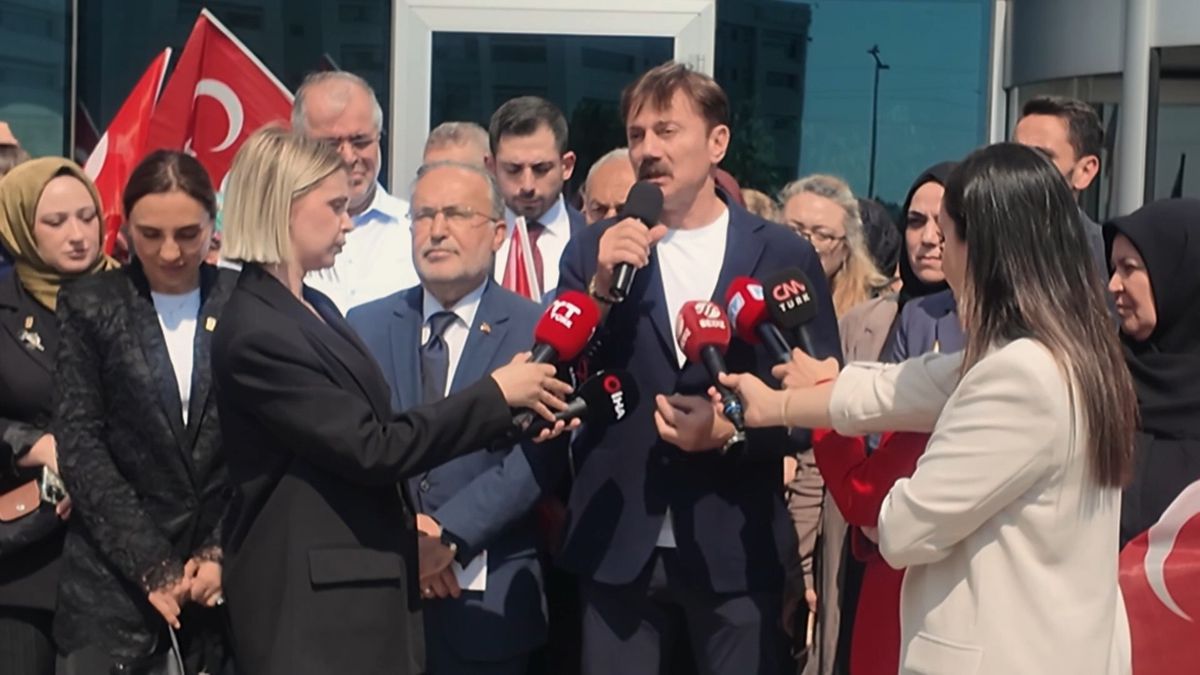 Bahçelievler Belediye Meclisi'nde 15 Temmuz protestosu: 'Tiyatro' ifadesi tepki çekti