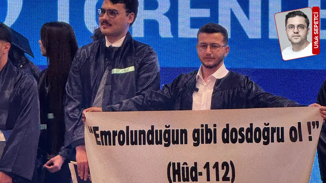 Yeditepe’deki ayet pankartı tartışmasında yeni görüntüler: İkinci Kabataş vakası mı?