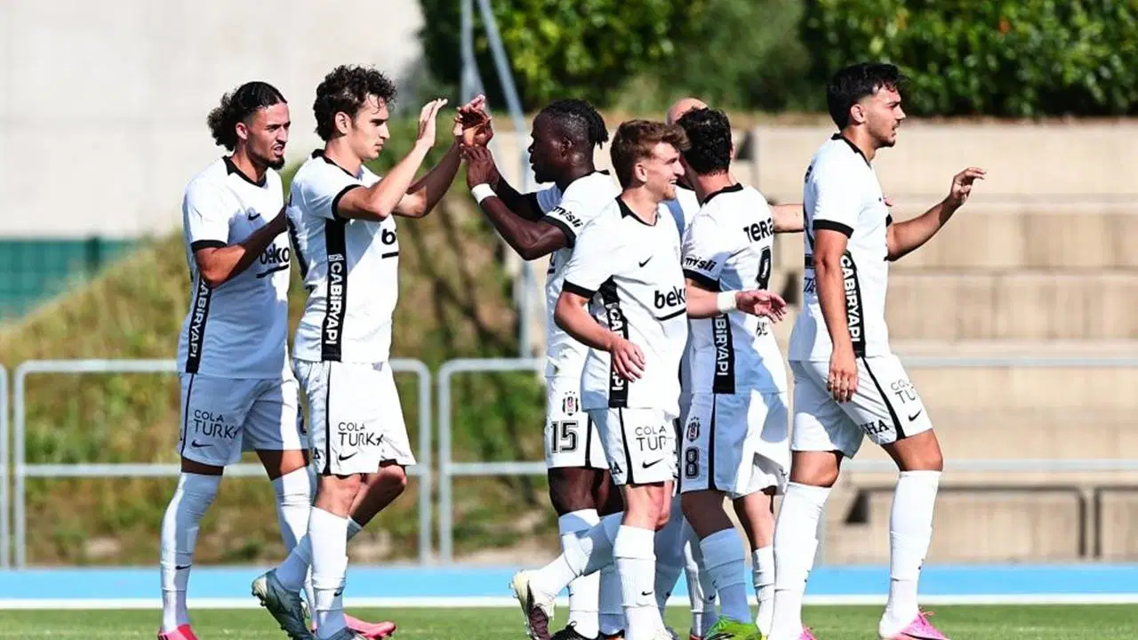 Beşiktaş, Slovakya kampına moralli başladı