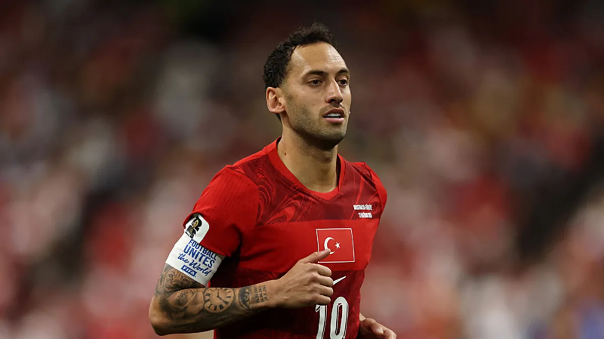 Hakan Çalhanoğlu’ndan olay paylaşım: Hakkınızı helal edin