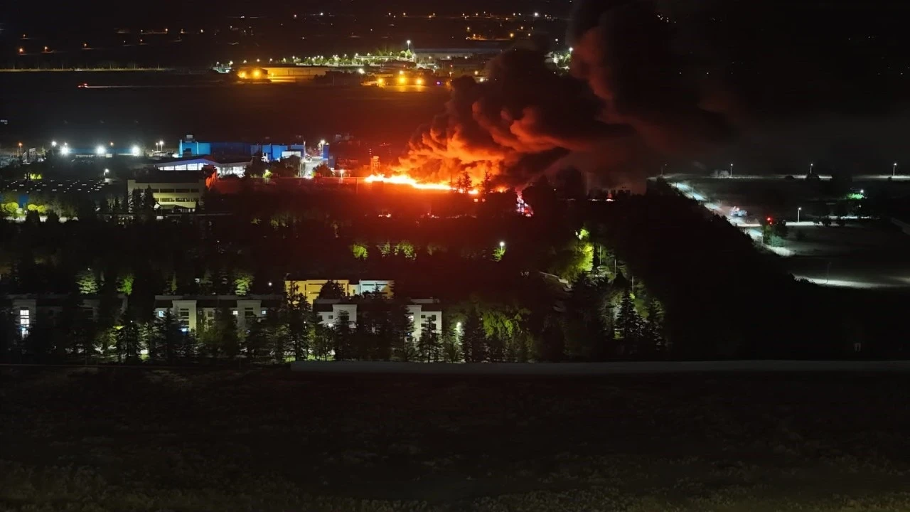 Eskişehir'deki TUSAŞ yerleşkesinde yangın! Fabrika tahliye edildi: Çok sayıda ekip bölgede