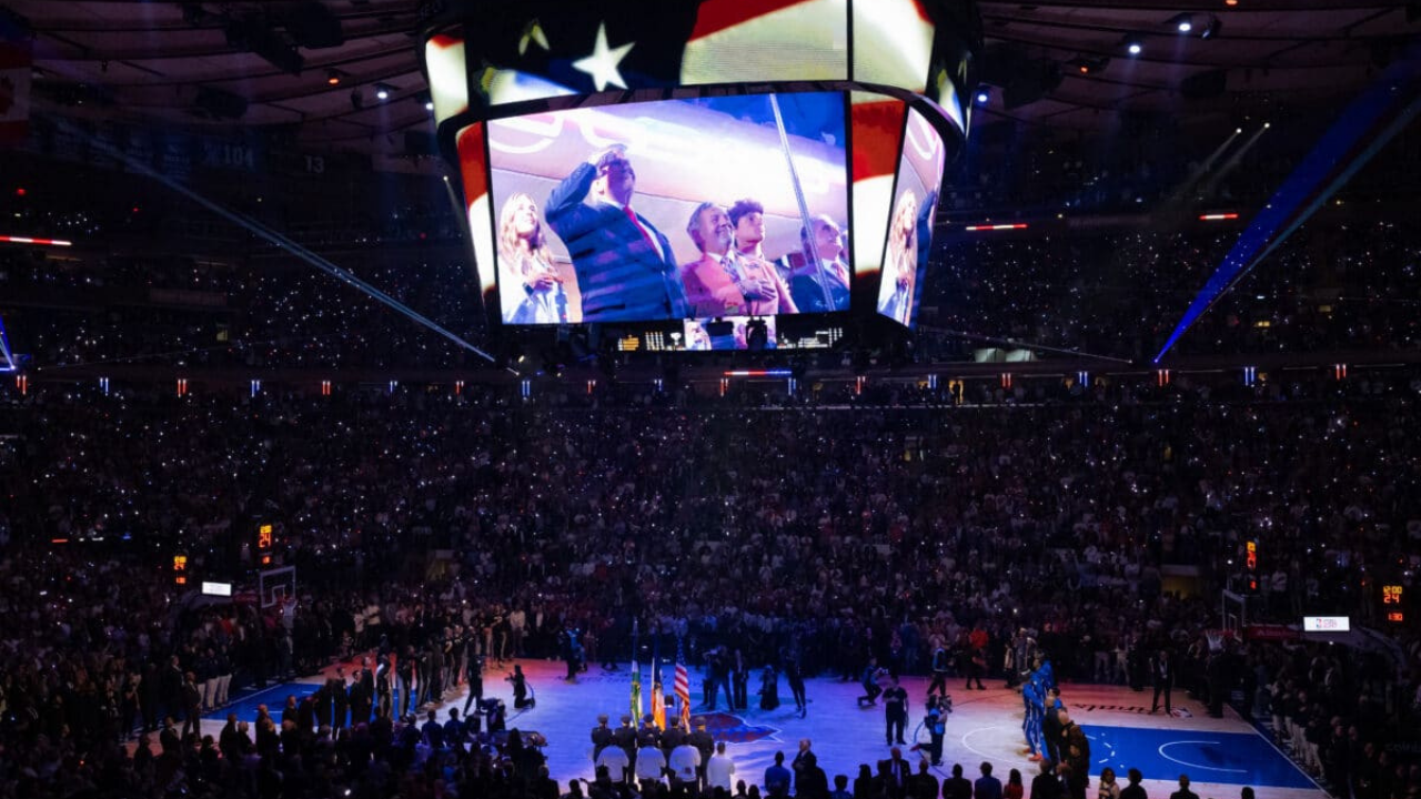 Trump NBA finalinde yuhalandı: Knicks taraftarları mağlubiyetin faturasını ABD Başkanı'na kesti