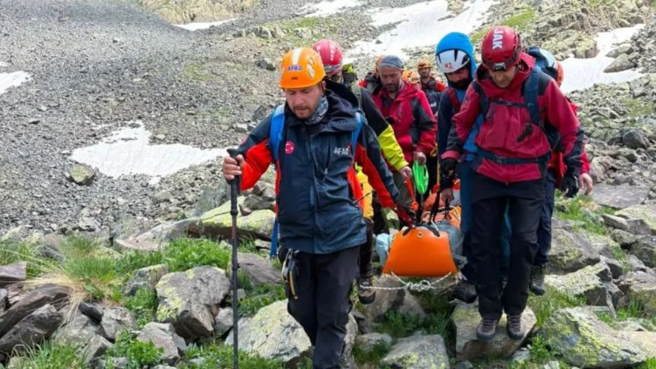 Kaçkar Dağları'na tırmanışta yaralanan dağcıya ulaşıldı
