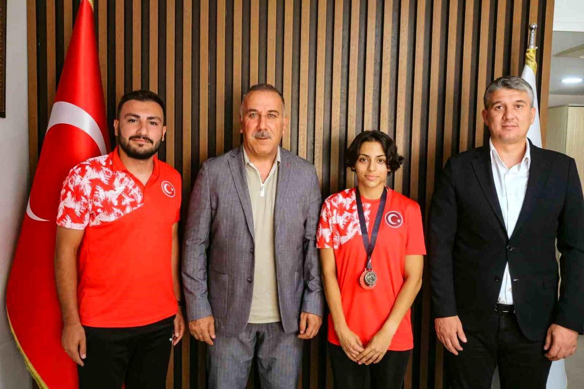 Gençlik ve Spor İl Müdürü Yığmatepe başarılı sporcuyu ağırladı
