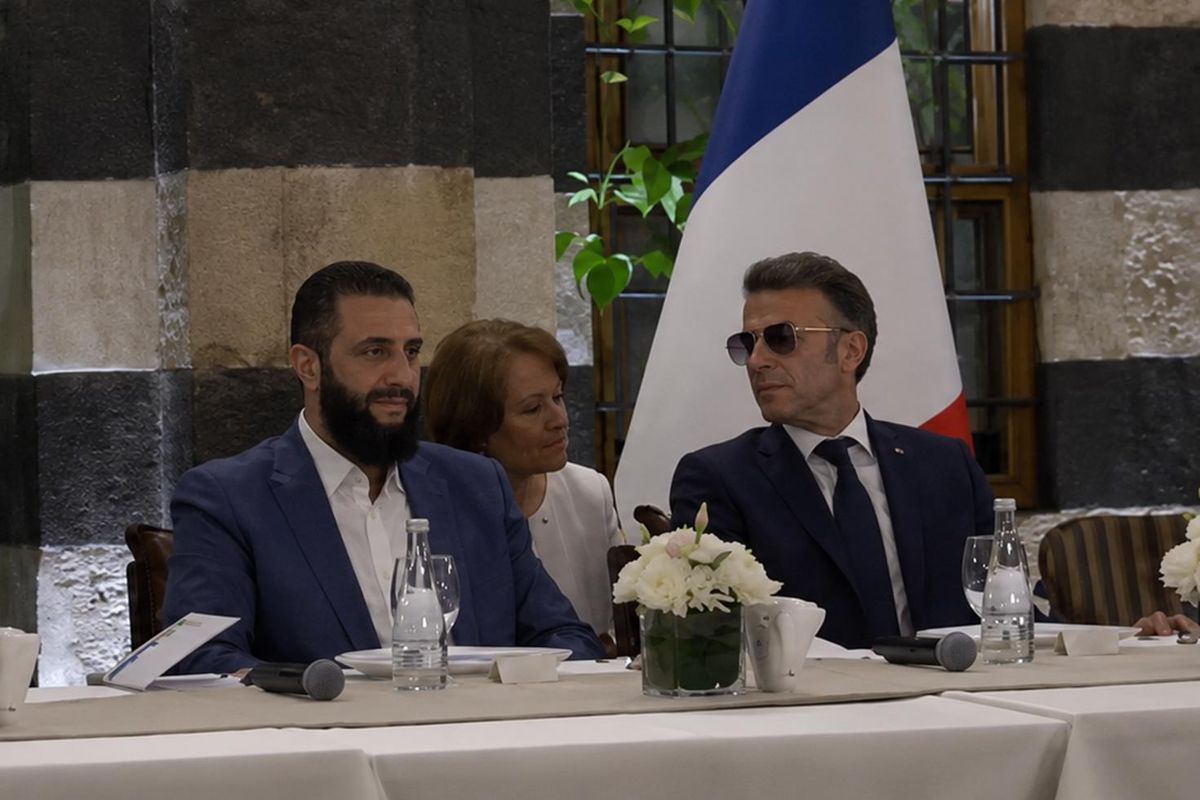 Macron'un Şam ziyareti güneş gözlükleriyle tarihe geçti