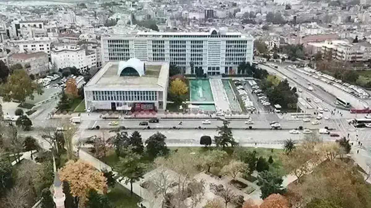 İBB'ye yönelik 'Yolsuzluk' davasında duruşma yarına ertelendi