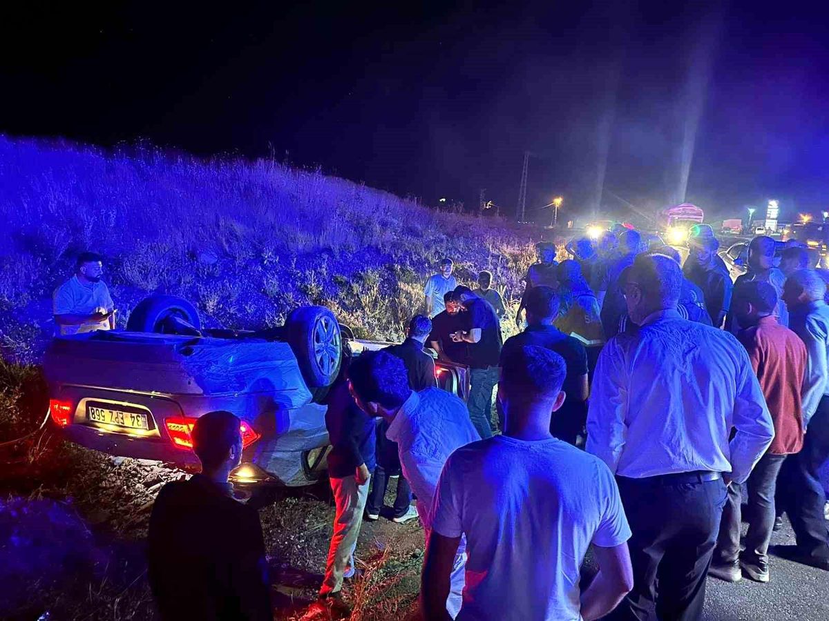 Bingöl'de otomobil takla attı: 1 yaralı