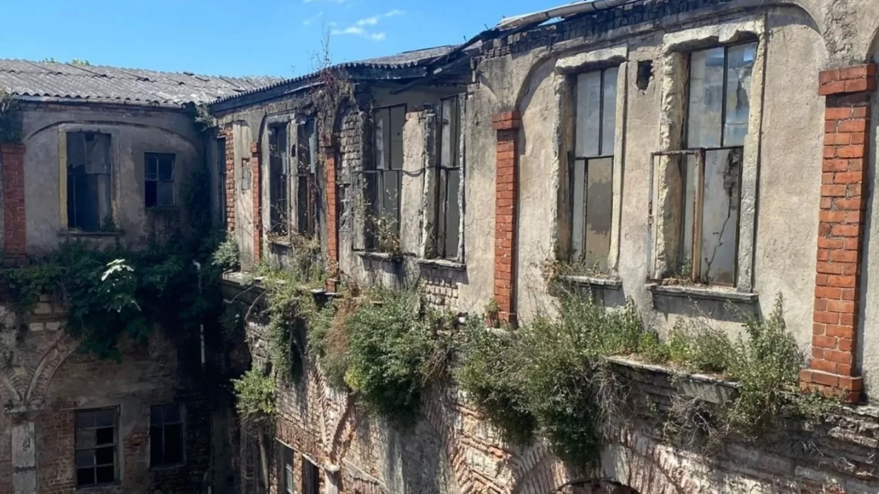 İstanbul'un asırlık hazinesi yeniden doğuyor! Şekerci Han'da büyük dönüşüm