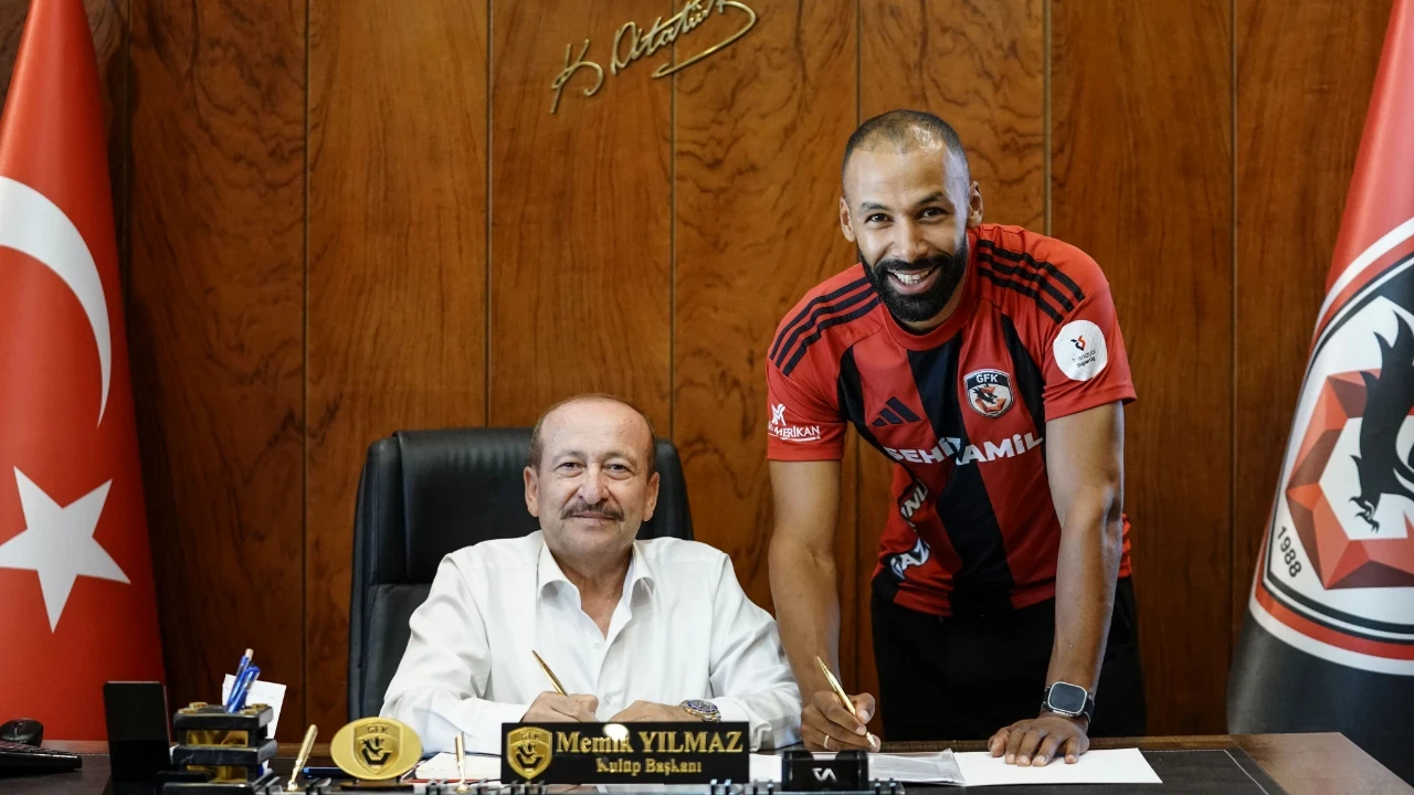 Gaziantep FK, Nazım Sangare ile 2 yıllık sözleşme imzaladı