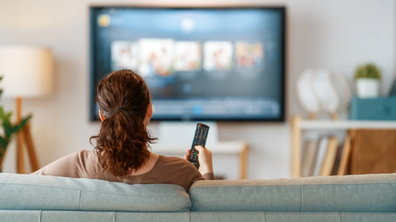 Araştırma: Uzun süre televizyon izlemek beyni etkiliyor