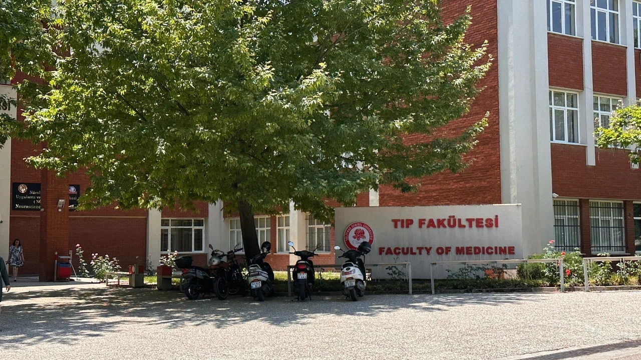 Süleyman Demirel Üniversitesi Tıp Fakültesi’nde skandal: Sorular satıldı, sınav iptal oldu