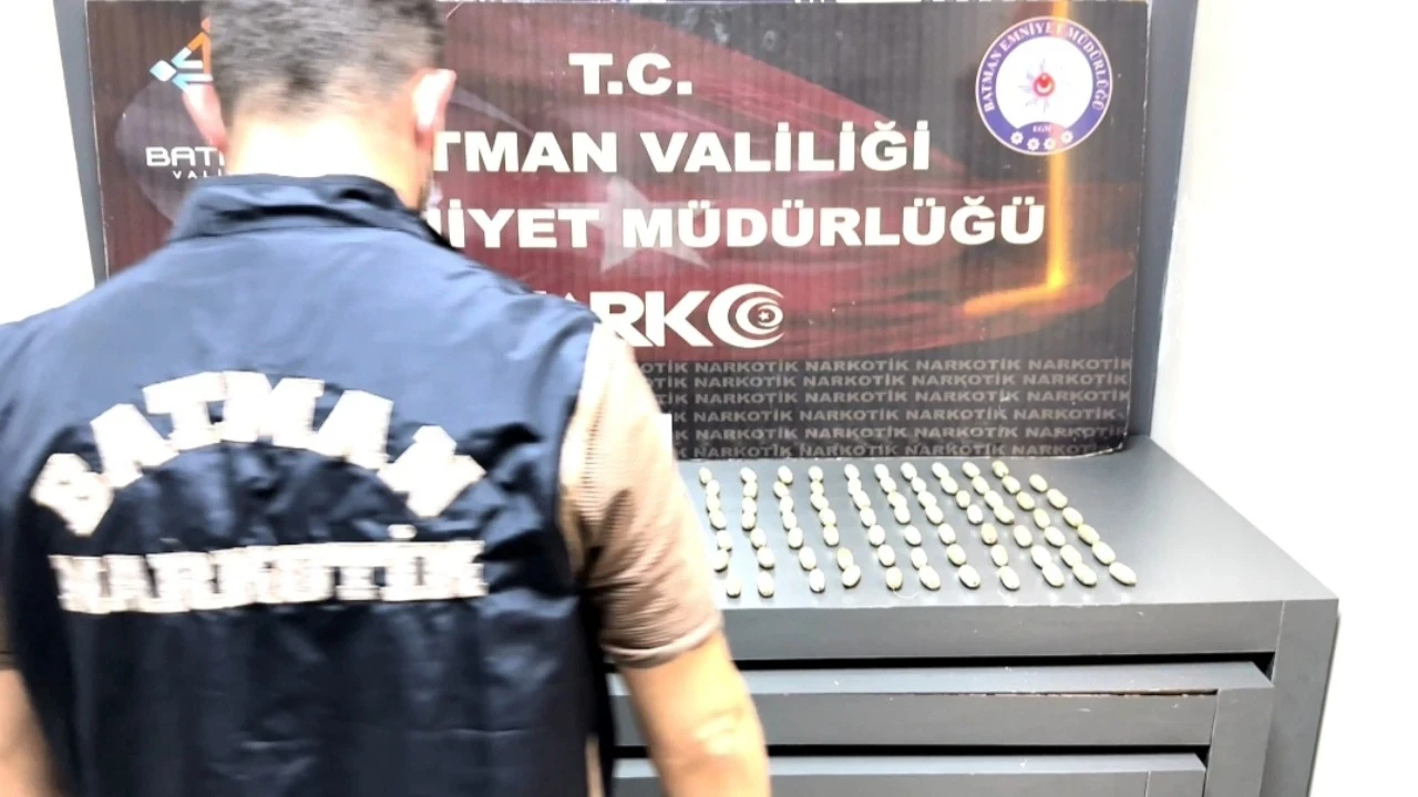 Turistin üzerinden 160 parça uyuşturucu çıktı